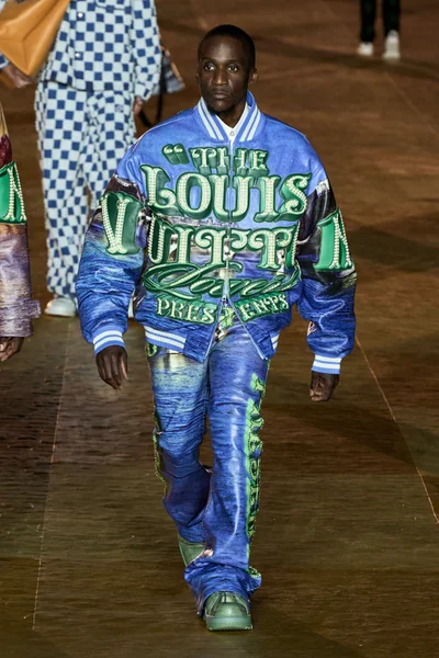 Look 40
